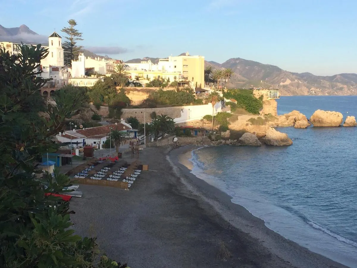 Sea & Pool View Garden Apartment Las Palmeras Nerja