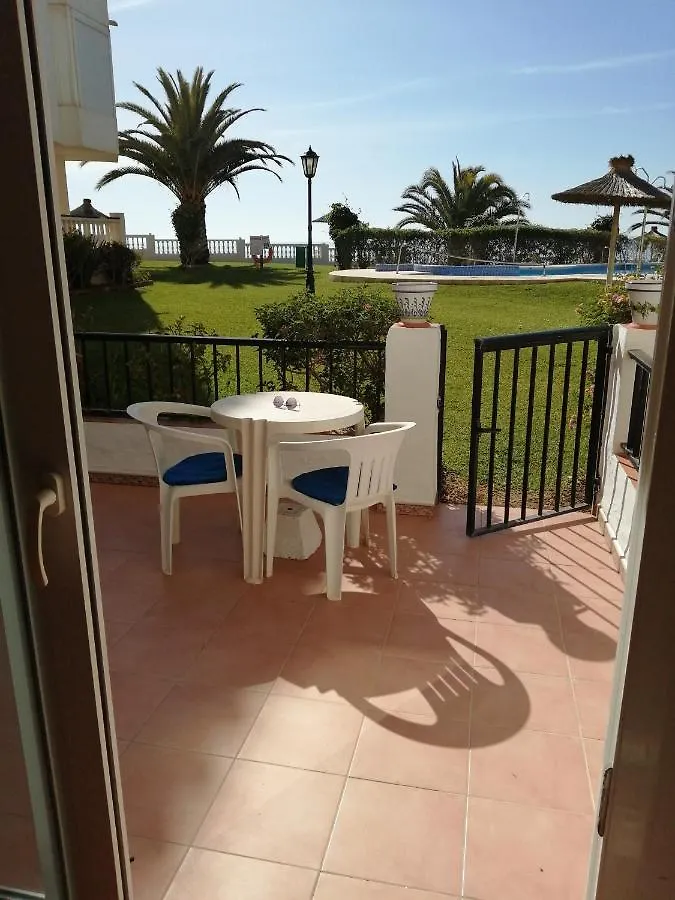 Sea & Pool View Garden Apartment Las Palmeras Nerja