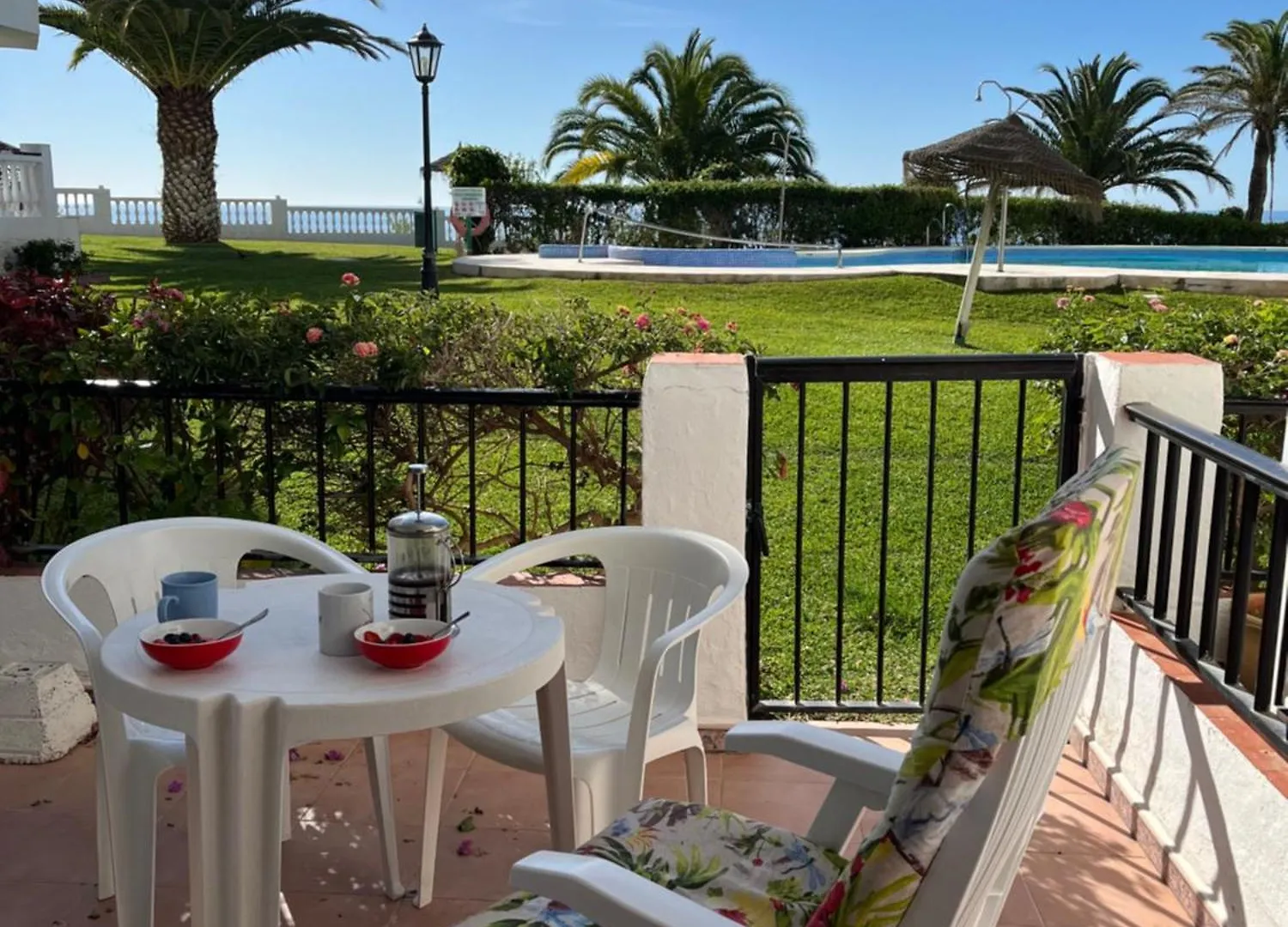 Sea & Pool View Garden Apartment Las Palmeras Nerja